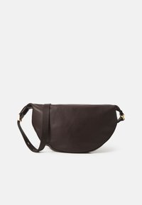 HALF MOON SHOULDER - Geantă crossbody - bitter brown