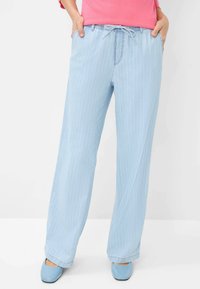 BRAX - STYLE MAINE - Relaxed fit jeans - used light blue Thumbnail Image 1