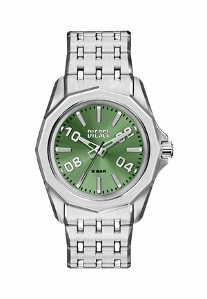 Reloj de pulsera Diesel plateado con esfera verde, marcadores de hora plateados y agujas, bisel octogonal y pulsera de eslabones metálicos.