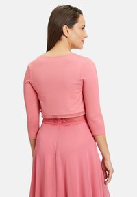 Vera Mont Vest - hot rosè