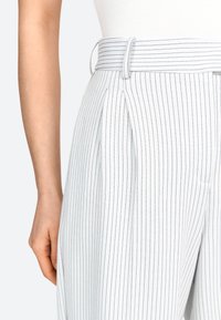 Rich & Royal Pantaloni - pearl white