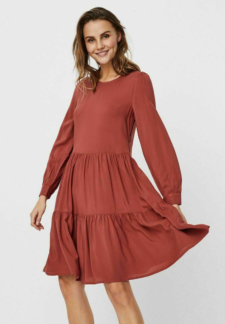 Vero Moda Vestido informal - marsala/coñac - Zalando.es