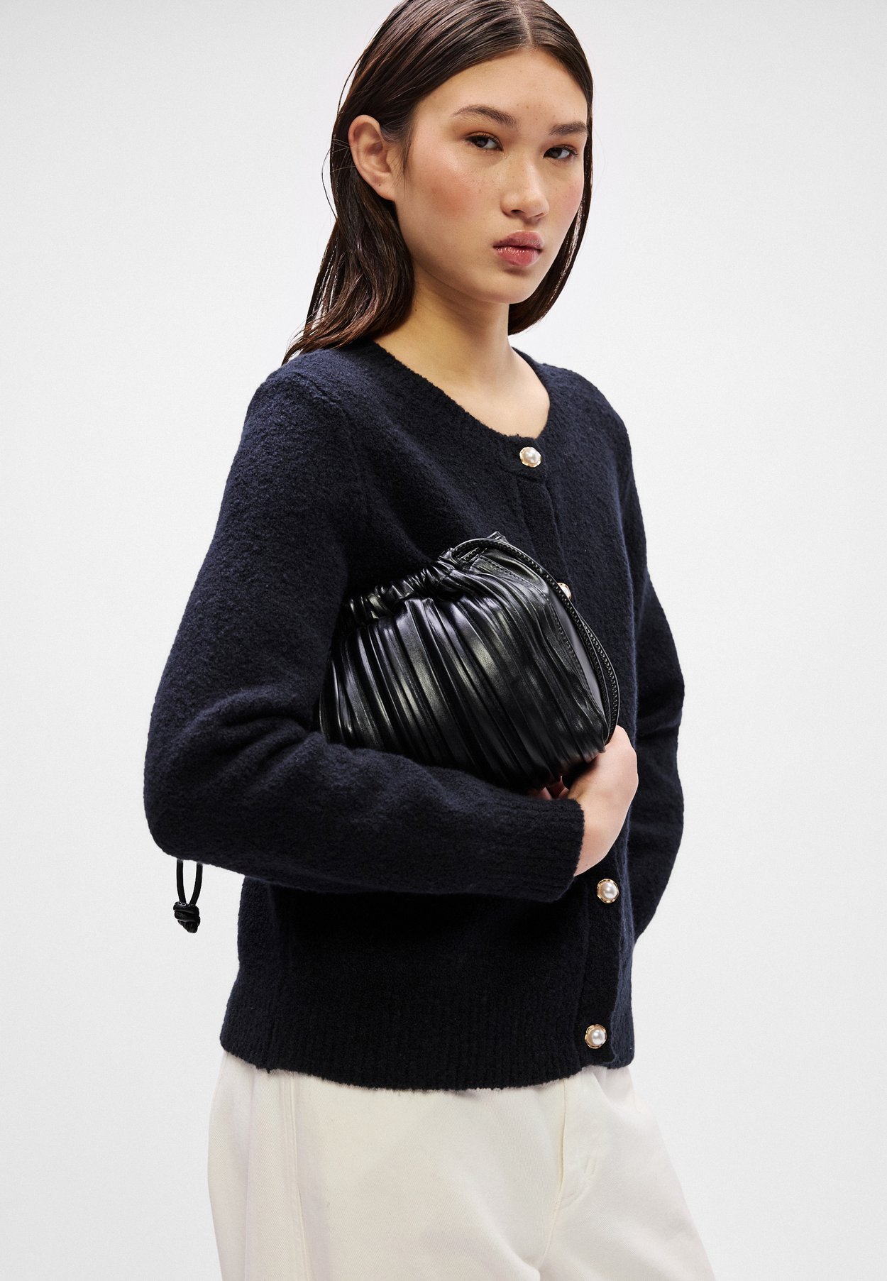 C NECK CARDIGAN