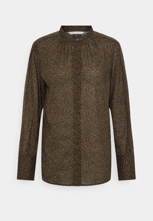 Blusa de manga larga en tejido marrón oscuro con un sutil estampado animal. Presenta un cuello alto y detalles recogidos en el escote.