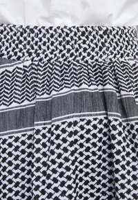 SUMMERY Copenhagen A-linjekjol - black