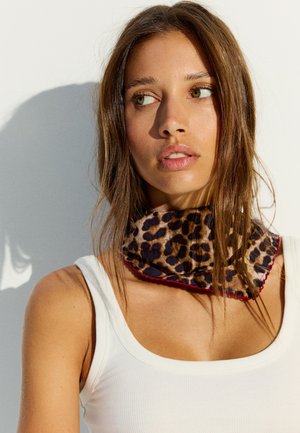 Bershka, PRINTED TRIANGLE - SCARF - Schal - dark brown