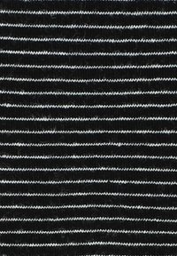 Dzianina z naprzemiennie czarnymi i białymi poziomymi paskami, charakteryzująca się miękką teksturą i jednolitym wzorem w całej powierzchni.