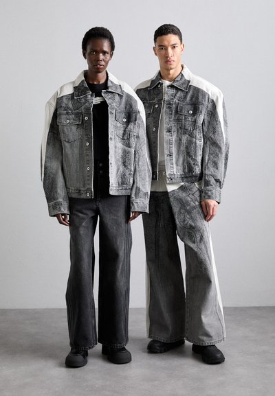 Feng Chen Wang DECONSTRUCTION OVERSIZED JACKET UNISEX - Τζιν μπουφάν - black/grey