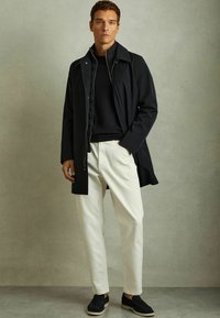Reiss REGULAR FIT - LOGAN HYBRID REMOVABLE NECK - Ziemas mētelis - navy