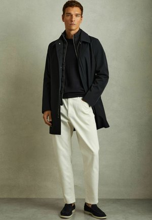 REGULAR FIT - LOGAN HYBRID REMOVABLE NECK - Zimný kabát - navy