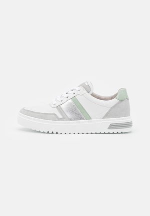 Trainers - weiß/mint/silber