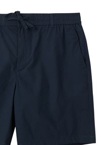 Pantaloni da bagno blu navy con vita elasticizzata, cordino, tasche laterali e una texture di tessuto liscia e leggera.