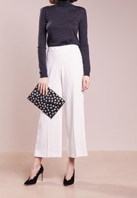 Rebecca Minkoff Psaníčko - black
