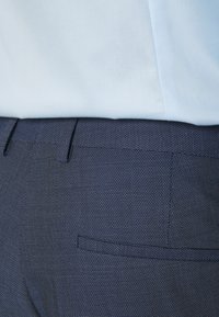 Thumbnail Image 8