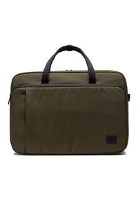 Sac d'ordinateur portable vert olive de forme rectangulaire, texture en tissu, double poignées noires, et poche zippée à l'avant. Étiquette de logo noire sur le côté.