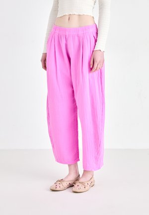 WIDE LEG EASY PANT GAUZE - Pantaloni - standout pink