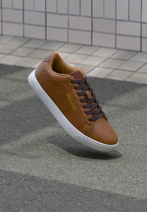Jack & Jones JFWBOSLEY - Trainers - cognac