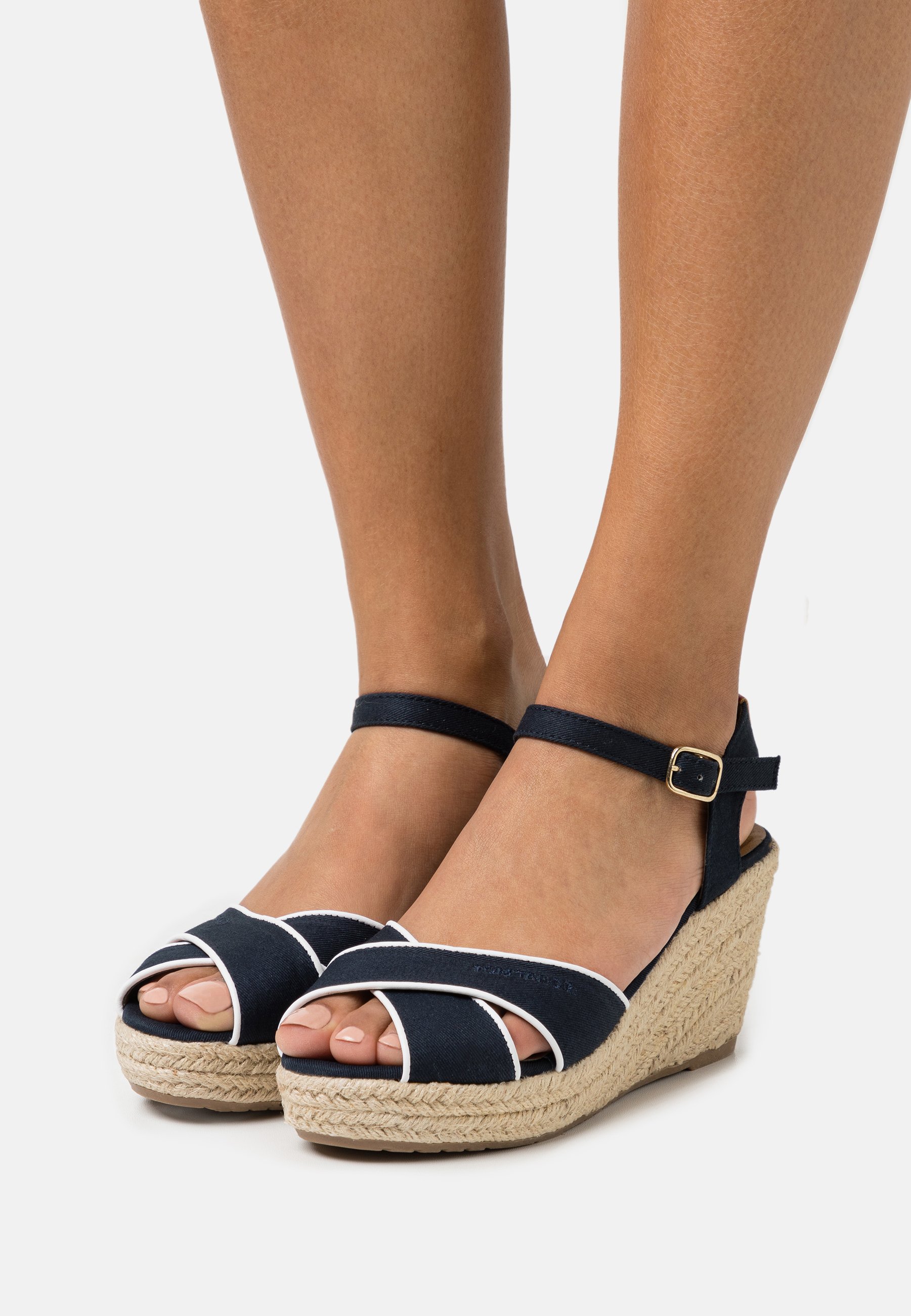 tom tailor sandały na platformie