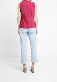 More & More Blus - pink