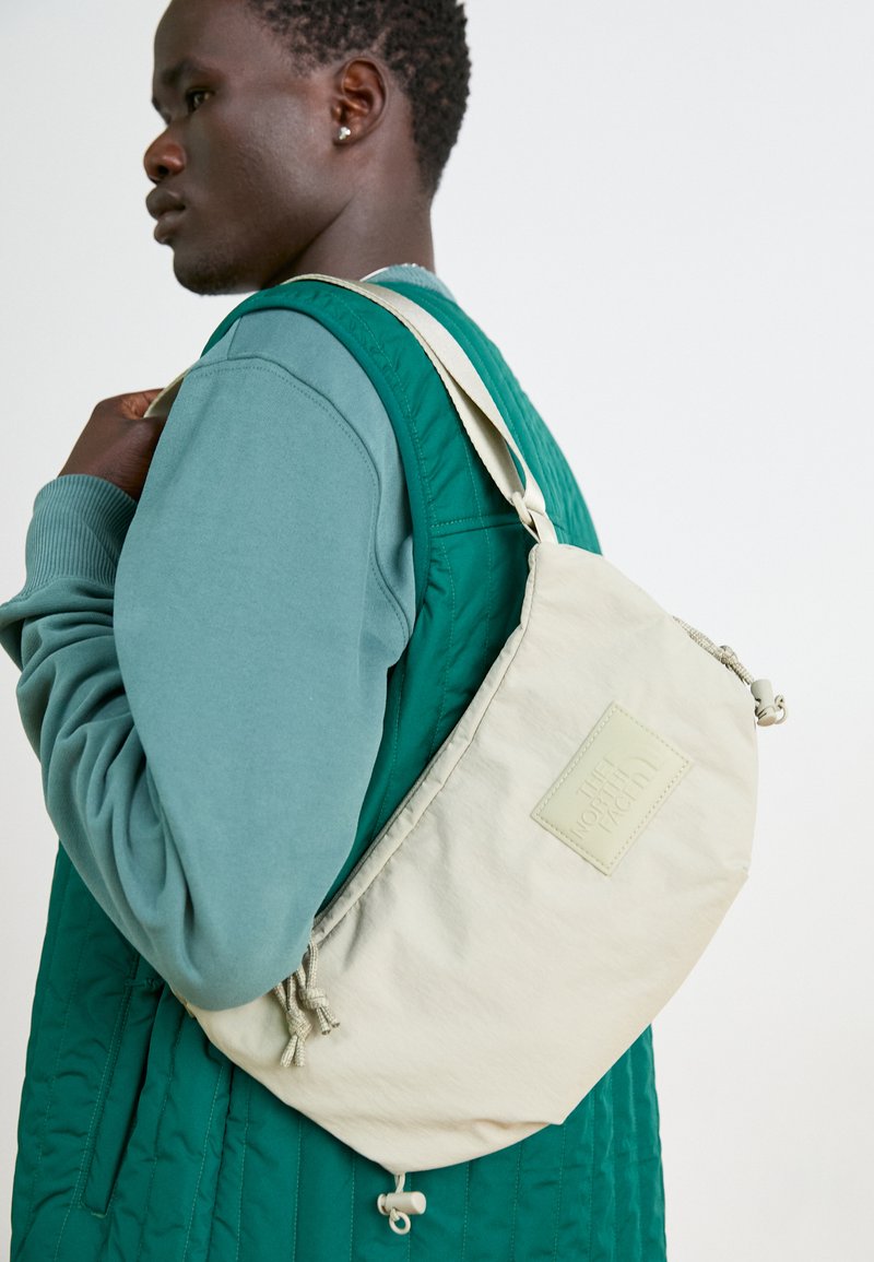 The North Face NEVER STOP CROSSBODY UNISEX - Umhängetasche - clay  