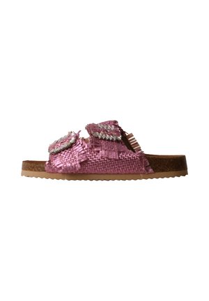 Pink vævet slidesandal med to frynset bue-dekorationer og en brun korksål med en beige rillede ydersål.