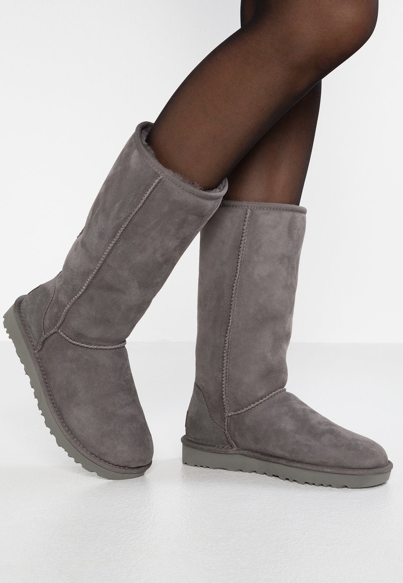 UGG CLASSIC II - Botas - grey