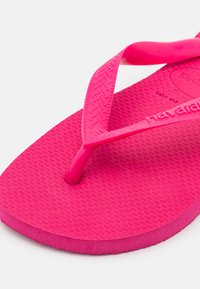 Havaianas TOP UNISEX - T veida siksniņu sandales - pink electric