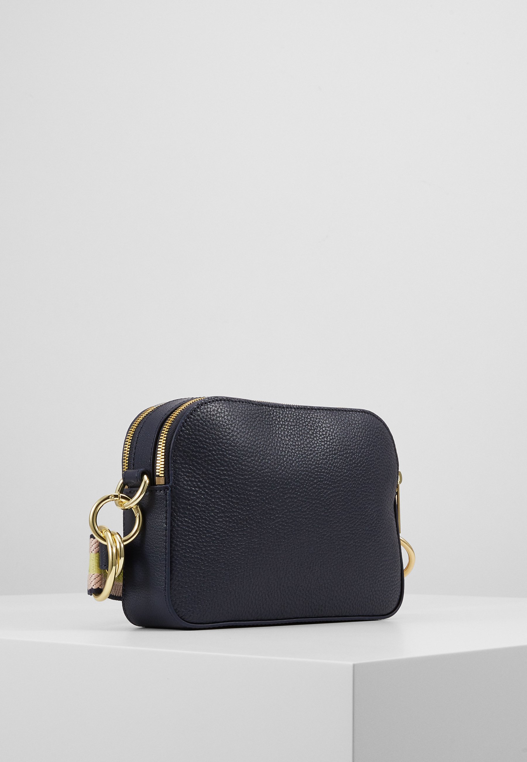 Ted Baker AMERRAH Skulderveske navy Zalando.no Ted Baker AMERRAH Skulderveske taupe Zalando.no