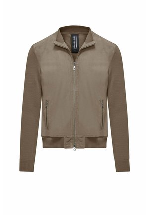 Męska kurtka taupe zapinana na zamek, z prążkowanym kołnierzem, mankietami i krawędzią, posiadająca dwie przednie kieszenie na zamek oraz metkę marki Bomboogie wewnątrz kołnierza.