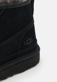 UGG NEUMEL MOC - Stivali da neve  - black