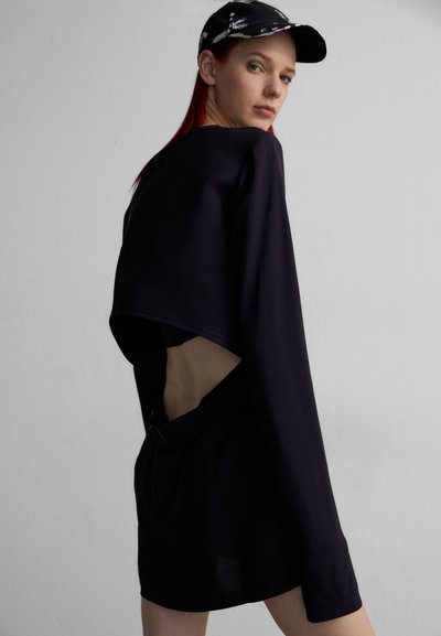 032c SHORT EVENING DRESS - Cocktail φόρεμα / Φόρεμα για πάρτι - dark plum