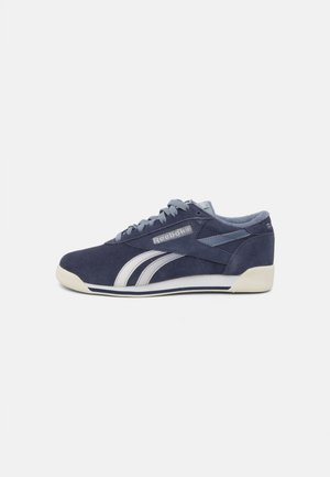 Reebok Classic, Маратонки - legacyblue/hazyblue/tranquilblue