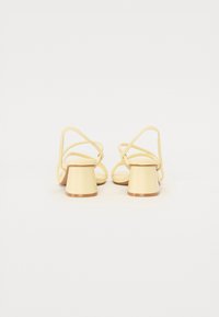 Call it Spring KIIRA - Sandali - light yellow