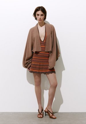PULL&BEAR Pláštenka - brown