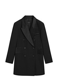 Schwarzer doppelt geknöpfter Mantel mit Satinspitzrevers, zwei Taschen vorne und sechs Knöpfen. Taillierte Passform mit glatter Textur.