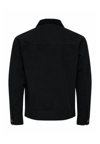 Črno lahko jakno z ovratnikom, dolgimi rokavi in gumbnimi manšetami. Ima gladko teksturo in minimalističen dizajn brez vidnih vzorcev.