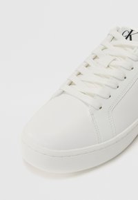 Thumbnail Image 6