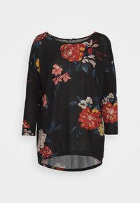 Schwarzes Oberteil mit floralem Muster und Dreiviertelärmeln, verziert mit roten, gelben und blauen Blumen sowie einem abgerundeten Saum. Weicher, leichter Stoff.