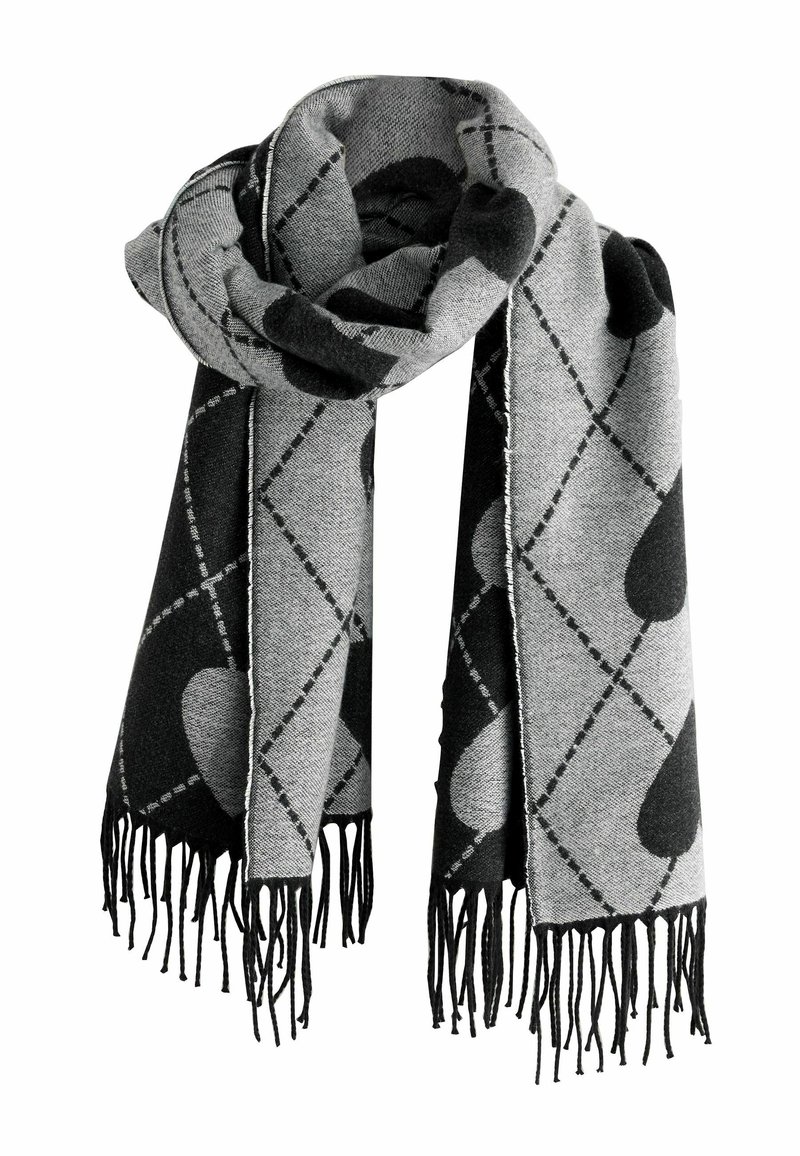 Grå och svart scarf med ett hjärt-mönster, fransade kanter, tillverkad av ett mjukt, texturerat material, med ett rutigt mönster i diamantform.