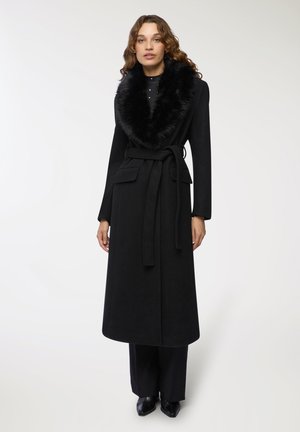 CON CINTURA E COLLO EFFETTO - Cappotto classico - nero