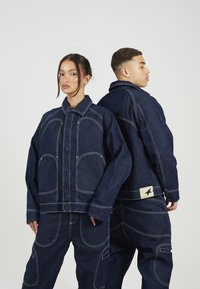 LEGACY STUDIOS CLUE UNISEX - Casaco de ganga - blue wash