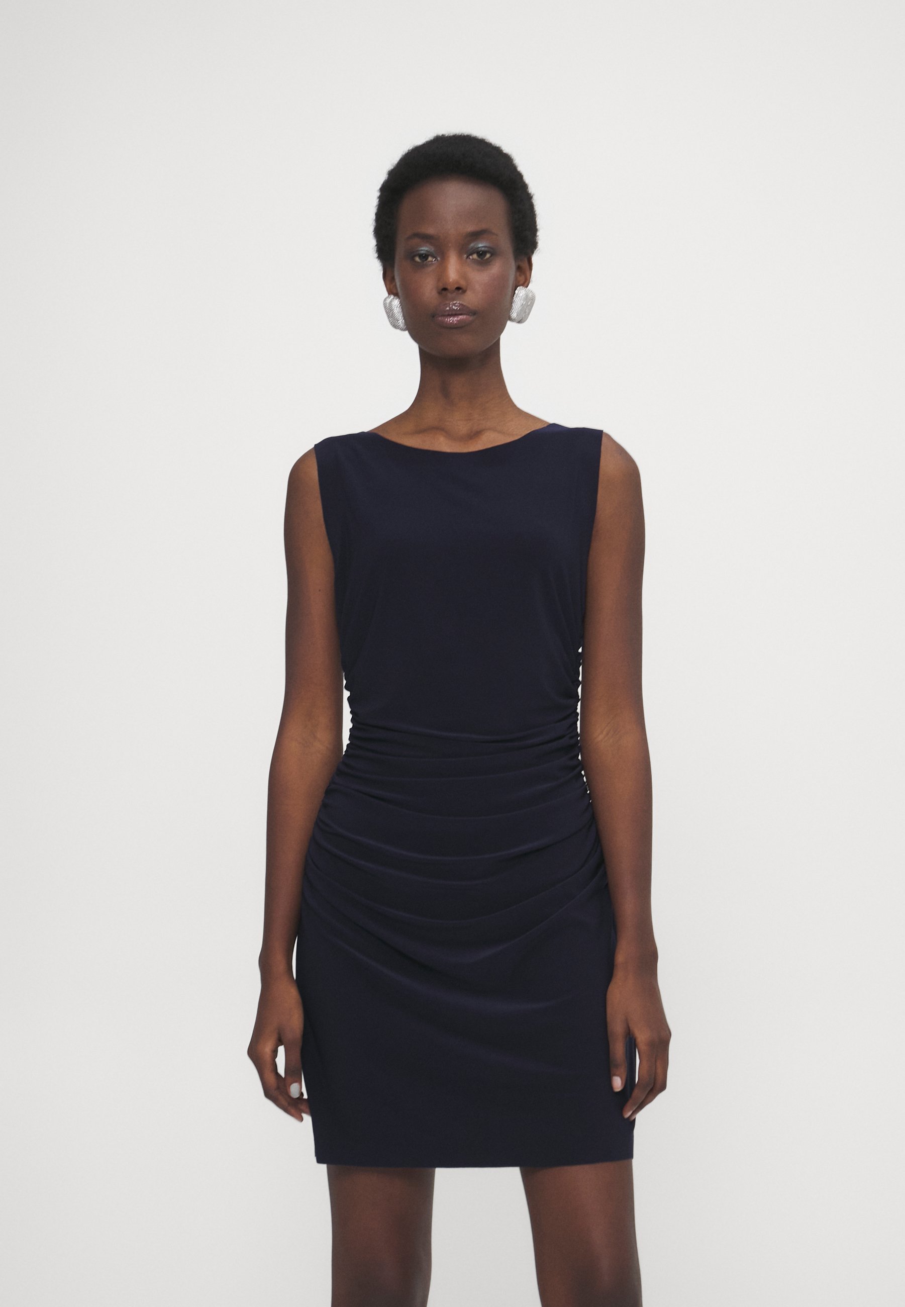 meer.／SLEEVELESS SHIRRING DRESS