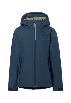 Giacca da esterno con cappuccio di colore blu navy, con zip frontale, due tasche laterali e imbottitura beige, caratterizzata da un piccolo logo giallo sul petto e sulla manica.