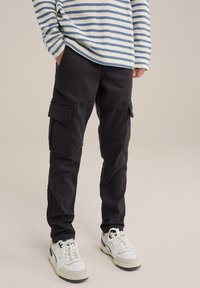 WE Fashion Hlačami s stranskimi žepi - grey