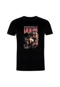 Czarna bawełniana koszulka T-shirt z graficznym nadrukiem twarzy postaci i ręki w rękawicy z kolorowymi akcentami, oznaczona napisem "DOOM" w wyraźnej czcionce.