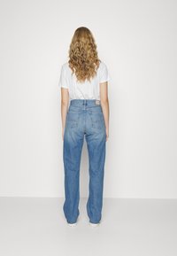 Pepe Jeans ROBYN - Calças de ganga de corte relaxado - denim