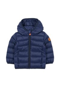 Giacca imbottita blu navy con cappuccio, caratterizzata da una texture trapuntata, chiusura frontale con zip e un piccolo logo arancione sulla manica sinistra.