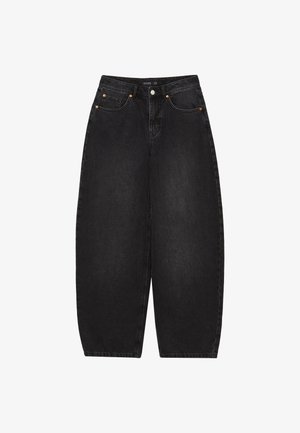 Schwarze Jeans mit weitem Bein und hoher Taille, ausgestattet mit fünf Taschen, goldfarbenen Knöpfen und minimalistischem Stich.