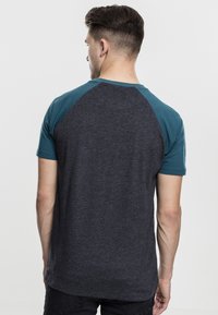 Urban Classics RAGLAN CONTRAST  - Printtipaita - charcoal redwine