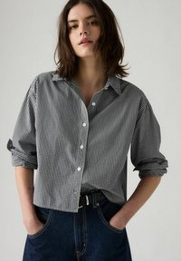 Levi's® CROPPED HARLIE HEDI MICRO GINGHAM. - Skjortebluser - black